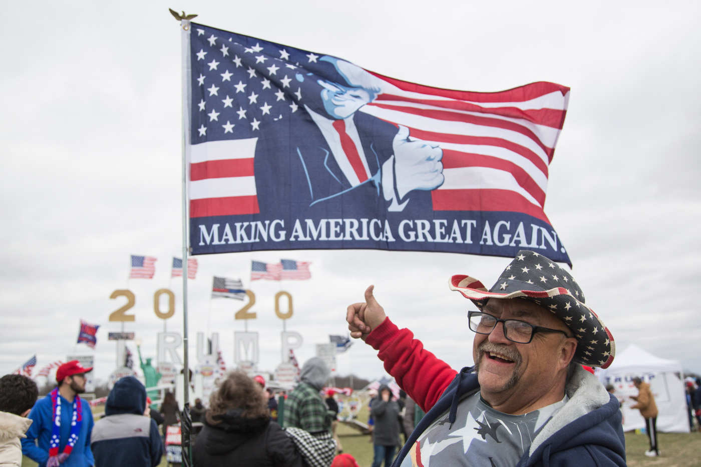 Поставь американец. Сделаем Америку снова Великой. Trump make America great again. Сделать Америки здорово снова. Трамп сделаем Америку Великой снова.